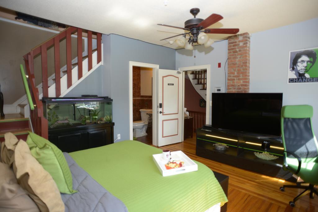 Naomi'S Inn Bed & Breakfast Springfield Room photo